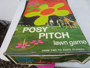 lot 320 image: Posy Pitch Yard Game