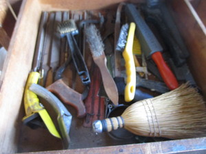 lot 326 image: Sharpening Stones, Tools