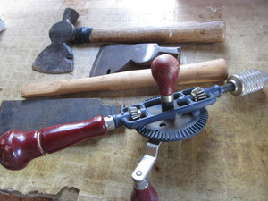 lot 329 image: Stanley 624 Hand Drill ,Debarking Wedge