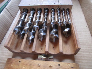 lot 335 image: Irwin Drill Bits