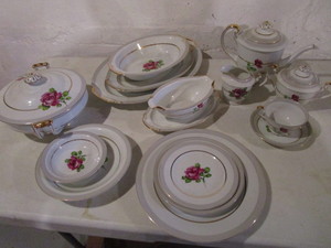lot 346 image: Noga Dinnerware
