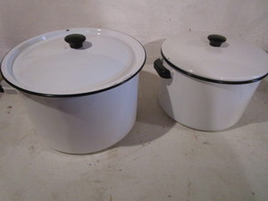 lot 362 image: Enamel Pots