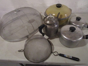 lot 371 image: Aluminum Cookware