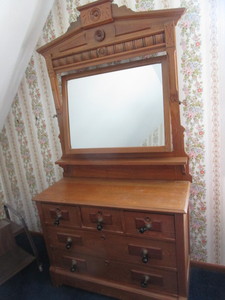 lot 6 image: Dresser, Mirror, Teardrop pulls
