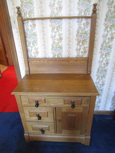 lot 73 image: Commode teardrop pulls