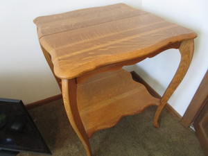 lot 102 image: Antique Lamp Table