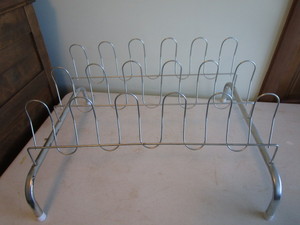 lot 116 image: Metal Shoe Rack, Skirt Hangers