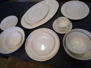 lot 120 image: Centura Dinnerware