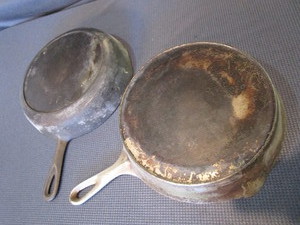 lot 127 image: Cast Iron Fry Pans