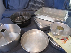 lot 137 image: Cake Pans