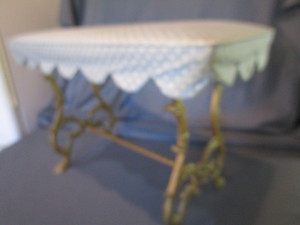 lot 154 image: Metal Leg Bench