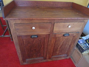 lot 8 image: Dry Sink with Pullout Bins