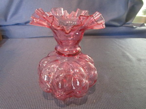 lot 158 image: Fenton Raspberry Vase