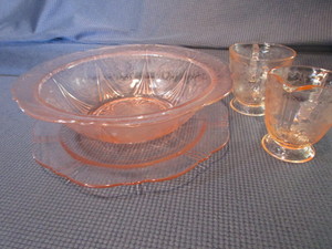 lot 172 image: Pink Depression Glass