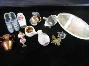 lot 184 image: Variety of Miniatures