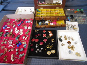lot 248 image: Costume Jewelry