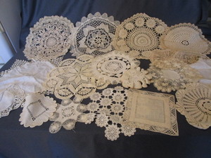 lot 186 image: Fancy Linens Doilies