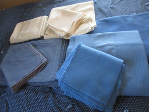 lot 190 image: Tablecloths & Napkins