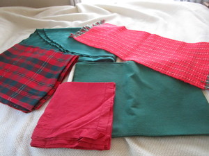 lot 193 image: Christmas Linens