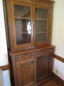 lot 11 image: Stepback Cupboard