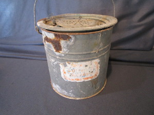 lot 207 image: Minnow Bucket