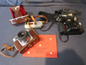 lot 223 image: Zeiss & Minolta Cameras