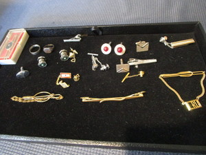 lot 231 image: Mens Jewelry