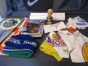 lot 236 image: Sports Collectibles