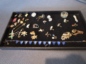 lot 243 image: Costume Jewelry