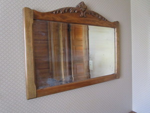 lot 386 image: Antique Wall Mirror