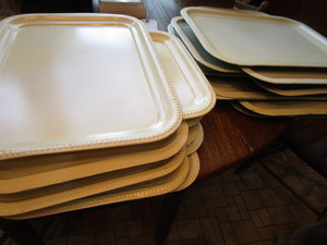 lot 424 image: Metal Trays - Vintage