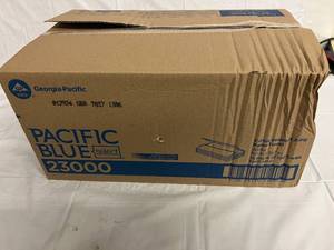 12 Packs of C-Fold Premium 2-Ply Paper Towels