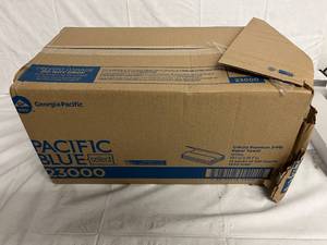 12 Packs of C-Fold Premium 2-Ply Paper Towels