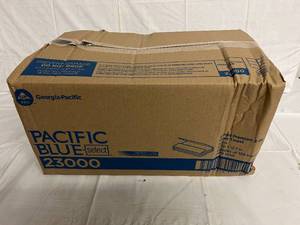 12 Packs of C-Fold Premium 2-Ply Paper Towels