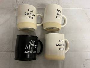 4 Porcelain Coffee Mugs - 18.3 fl oz