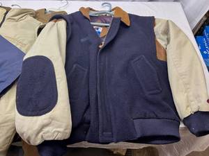 lot 42 image: MM. Variety of Mens(Branded) Jackets & Vest