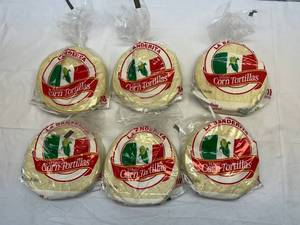 lot 162 image: OO.6x 18ct White Corn Tortillas-Street Taco Size
