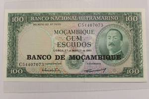 4 World Bank Notes