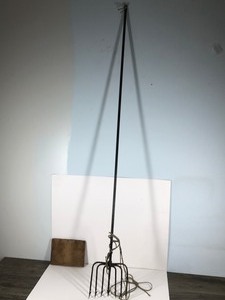 lot 100 image: Vintage 7 TineFishing Spear with Protective Cover