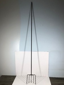 lot 103 image: 5 Tine Fishing Spear