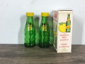 lot 106 image: Vintage 1974 Squirt Salt & Pepper Shakers in the Original Box