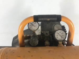 lot 153 image: Bostitch 4 Gallon Air Compressor