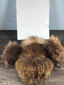 lot 164 image: Box says from 1991 Purchase from Dealer at Mankato 25 Cossak Fur Wolf Hat
