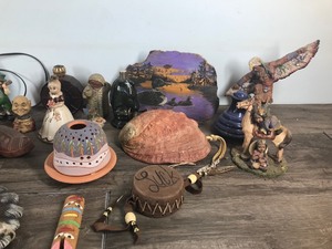 lot 179 image: Lot of Collectible Figurines