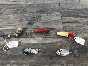 lot 184 image: 5 - Vintage Fishing Lures