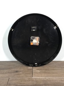 lot 368 image: Collectible 7up Battery Operated Wall Hanging Clock