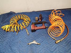 lot 330 image: 2 air hose with attachments and oil