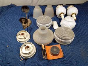 lot 325 image: Box of light globes and fixtures and more