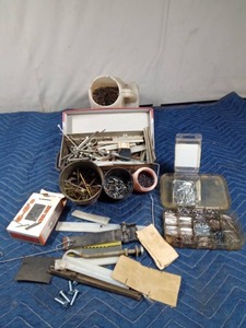 lot 324 image: Lot of nails, bolts, and more