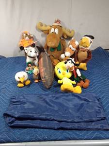 lot 318 image: Stuffed animals in nylon bag